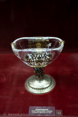 <div></div>